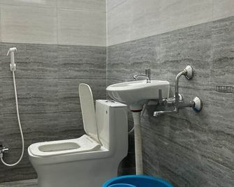 N Cube Serviced Apartments - Hyderabad - Bathroom