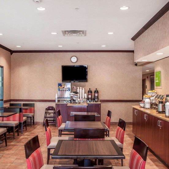 Restaurant view of Quality Inn Near Walden Galleria Mall