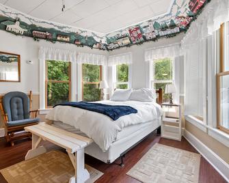 Tuckaway Cottage by Simple Life Rentals - Ephraim - Bedroom
