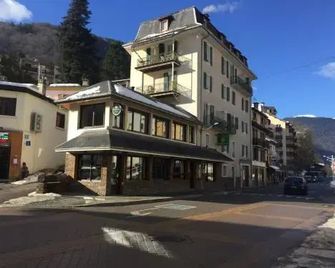 Hotel Le Centre - Brides-les-Bains - Gebouw