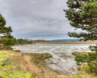 Water-view upstairs Victorian home near the bay - walk to the heart of town - Eureka - Playa