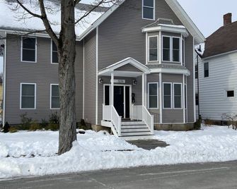 Honesdale Historic District 2br+ Apartment - Honesdale - Building