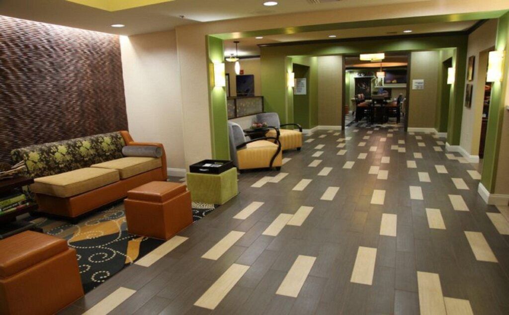 Holiday Inn Express & Suites Huntsville Airport By IHG - Madison - Lobby