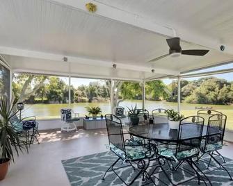 Beautiful Florida Home 3 Miles to Venice Beach - Venice Gardens - Patio