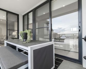 Apartments by the International - Wagga Wagga - Dining room