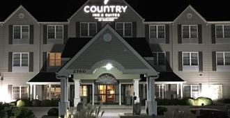 Country Inn & Suites by Radisson, Salina, KS - Salina - Edifício