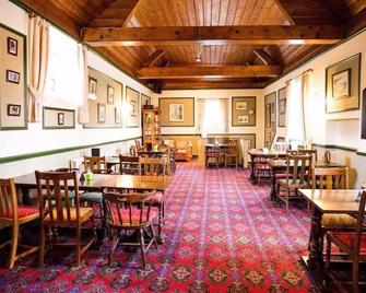 هاريوود إند إن - هيرفورد - مطعم