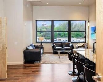 Brand New 2 Br Downtown Burlington! 301s - Burlington