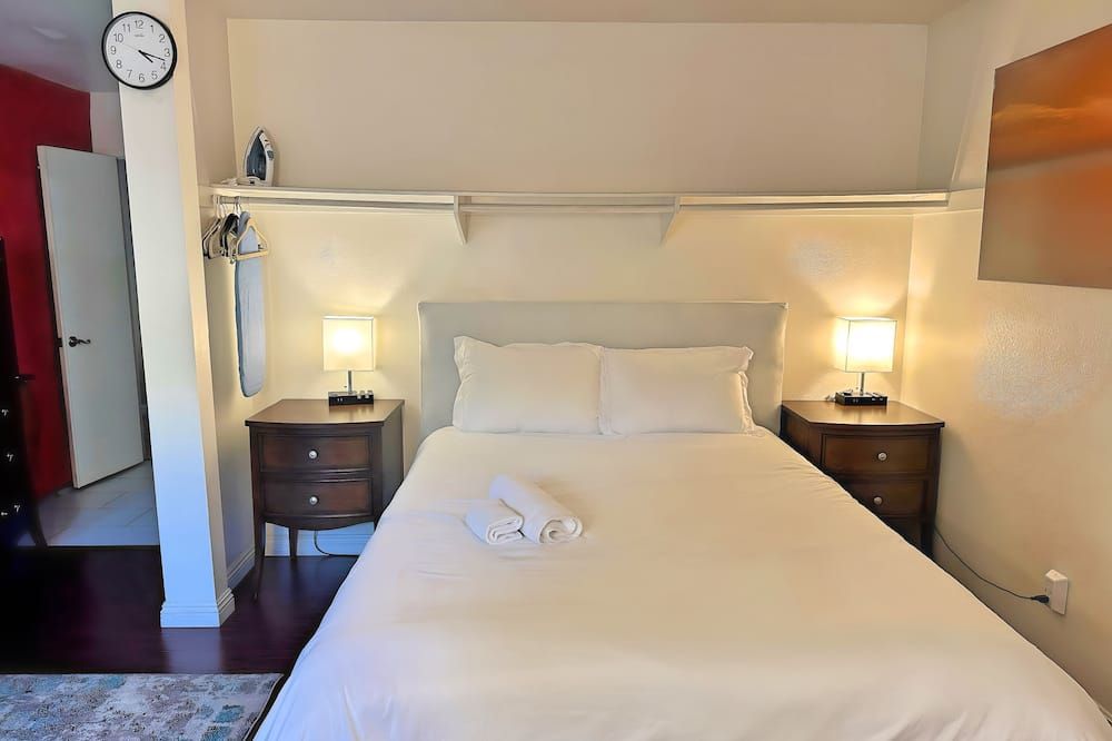 Magiq Private Master En-Suite W Private Bathroom, No Shared Spaces
