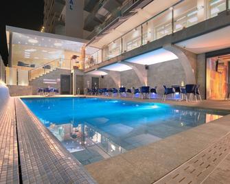 國際酒店 - 卡列亞 - 卡里拉 - 游泳池
