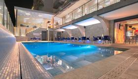 國際酒店 - 卡列亞 - 卡萊利亞 - 游泳池