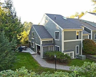 Topnotch 384D - Stowe - Building