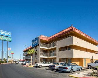 Rodeway Inn & Suites - Needles - Building