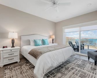 539 Bay St. Lake View Condo Unit 104E - Traverse City - Quarto