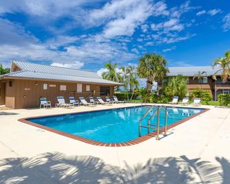 2 Bedroom Condo On Lake Okeechobee Bass and Sun Condominium - Clewiston - Басейн