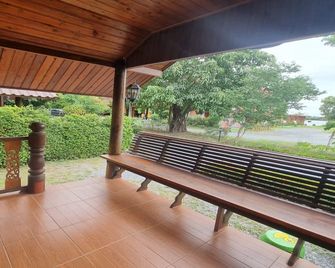Metathsana Resort - Ayutthaya - Patio