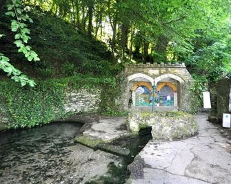 Sixpenny Cottage - Weymouth - Outdoors view