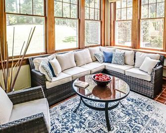 The Litz Mansion Room #3 - The Jack May Room - Tazewell - Sala de estar