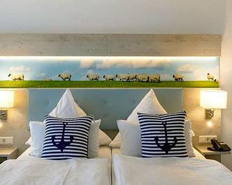 Hotel Landhaus Steinfeld - Greetsiel - Bedroom