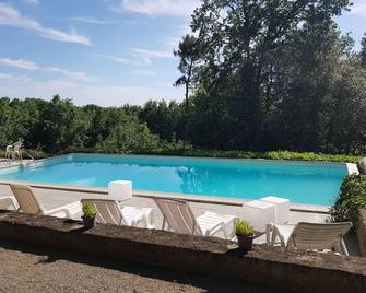 Moonlight cottage to discover the beauties of the Dordogne - Simeyrols - Piscina