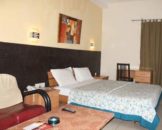 Royal Residence Guest House - Port Harcourt - Bedroom