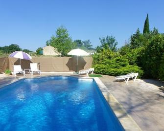 mas provencal le coucou rochegude gard with private pool and tennis court - Rochegude - Piscina