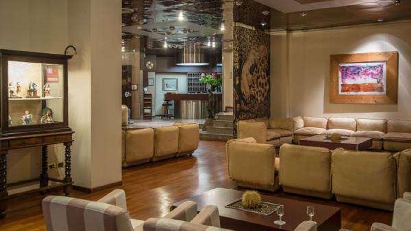 Mini Palace Hotel