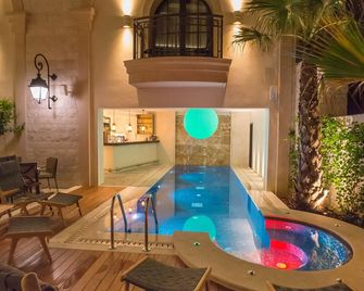 Hotel Forza Terra - Kotor - Piscina