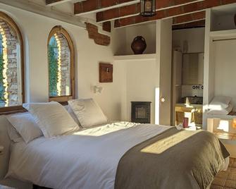 Casa Hostalets - Newly renovated casa with pool in the middle of the olive trees - Riudoms