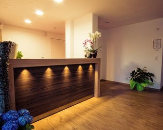 Guestified Milo Noel Hotel - Bonn - Front desk