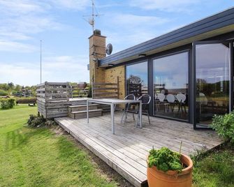 Holiday Home Kiowa - 100m from the sea by Interhome - 알링어보 - 파티오