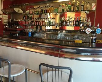 Le Logis Dauphinois - Roussillon - Bar