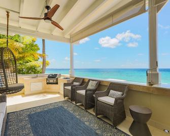 King's Ocean Beach House - Frederiksted - Balcony