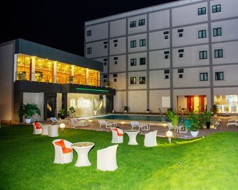 El Doria Hotel - Lomé - Gebäude