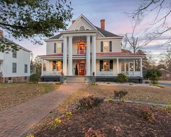 The Bagley House: built in 1911 - Blackstone - Edificio