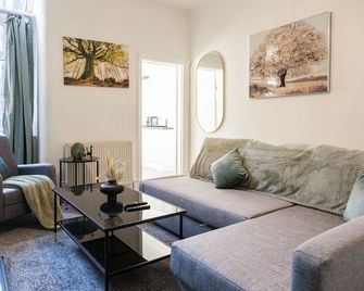 Luxury 4 Bed Retreat in Manchester Perfect for Families, Groups & Business Stays - Manchester - Sala