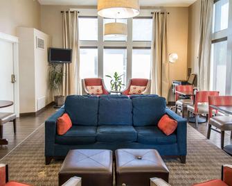 Comfort Inn & Suites - Spokane - Living room