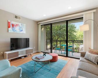 Kasa Legacy Town Center Plano - Plano - Oturma odası