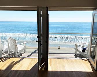 Malibu Private Beach Apartments - Malibu - Balcón