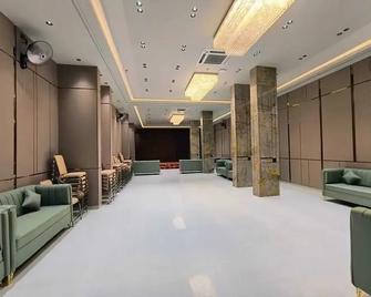 Hotel Dooars Hilton - Alīpur Duār - Lobby