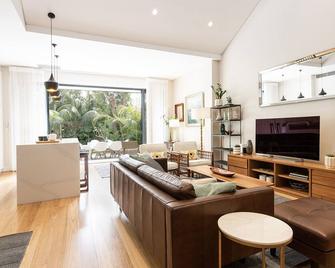 Sophisticated Bondi Beach House - 3 Bedrooms + Parking - Bondi Beach - Soggiorno