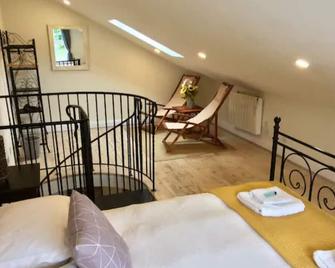 Cosy Cornish Bolt Hole, Pet Friendly - Truro - Bedroom