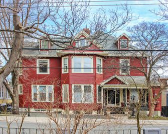 Dvele Inn - St. John's - Building