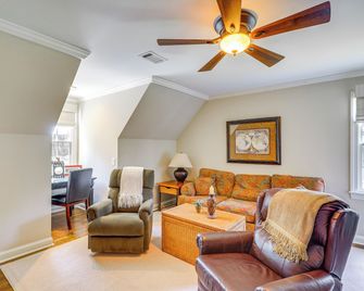 Upscale Home at Lake Oconee - Family Friendly! - Greensboro - Huiskamer