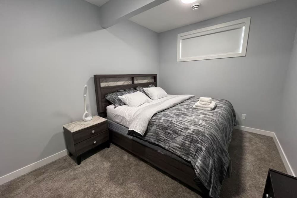 Modern, well furnished 1 bedroom home with free street parking - Spruce Grove - Bedroom