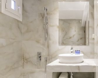 Hotel Avra - Peraía - Baño