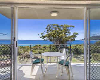 Luskin Lodge Unit 10 29 Weatherly Close - Nelson Bay - Balcony