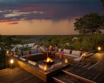 Simbavati Hilltop Lodge - Timbavati - Patio