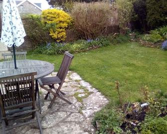 Purbeck cottage near Swanage & Studland - views of Corfe and I of Wight - Swanage - Patio
