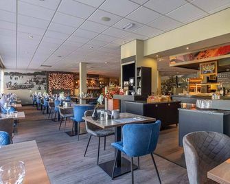 Park-view Escape Near Cultural Hotspots in Cozy Rooms - 4 Units - Zeegse - Restaurant